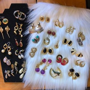 Lot of vintage earrings